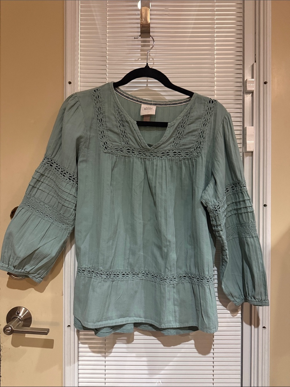 Knox Rose Mint Green Lace-Trim Peasant Blouse